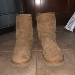 UGG’S- SHORT